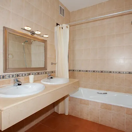 Alisue - 3 Bedroom - Great Value - Perfect For Families