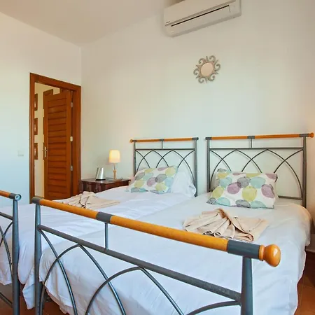 Alisue - 3 Bedroom - Great Value - Perfect For Families Villa Playa Blanca (Lanzarote)